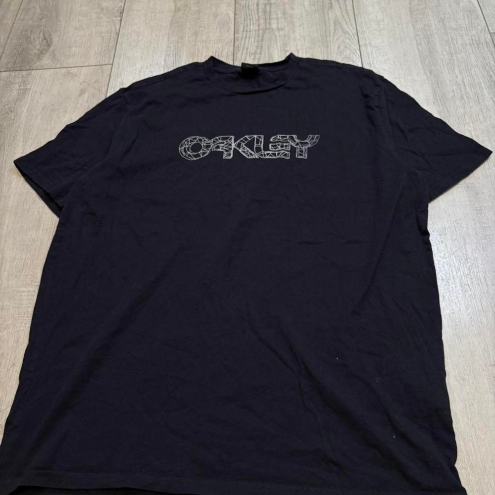 Black And White Oakley 3D Lines Spellout Shirt men's‎ XL